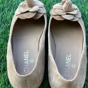 CHANEL Cc logo pearl